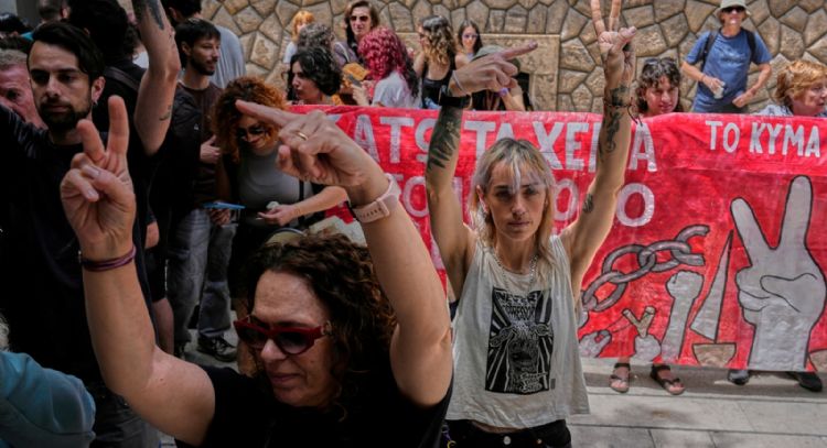 Fuerzas israelíes interceptan otros 6 barcos de una flotilla de activistas con destino a Gaza