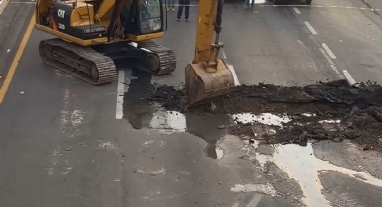 Bloquean por socavón la carretera 45 en el sentido Silao-León en Guanajuato