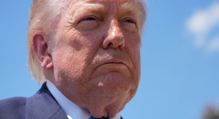 Trump amenaza el envío de remesas; alertan de “catástrofe” para México
