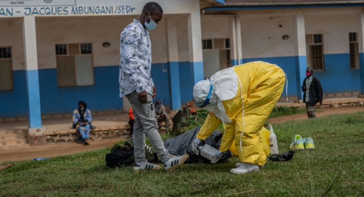 UNICEF alerta de la "expansión" del brote de ébola en RDC y Uganda; reclama actuar con mucha rapidez