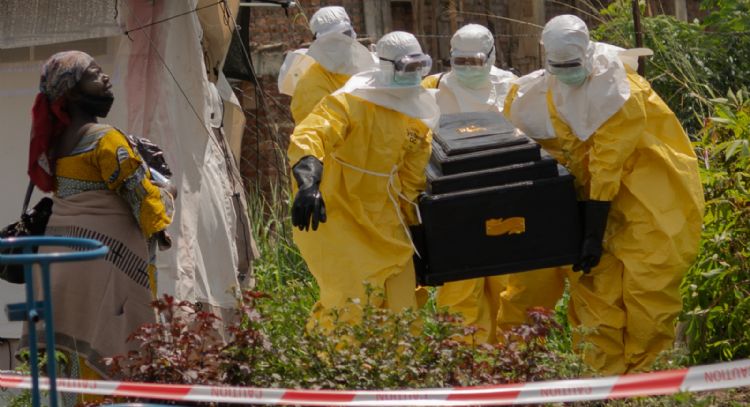 Trabajadores médicos y grupos piden ayuda urgente por brote de ébola en el Congo