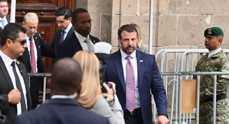 Sheinbaum recibe a Markwayne Mullin, secretario de Seguridad Nacional de EU