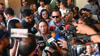 Yeraldine Bonilla evade hablar sobre ausencia de Eneyda Rocha en evento del DIF Sinaloa