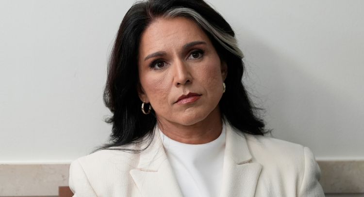 Tulsi Gabbard renuncia como directora de inteligencia nacional de EU