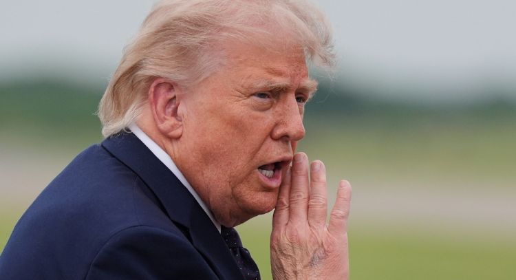 Situación con Irán está "al 50%" entre un acuerdo y nuevos bombardeos de EU: Trump