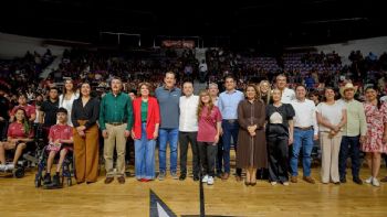 Gobernador Durazo beca a más de 600 atletas sonorenses y asegura su formación deportiva