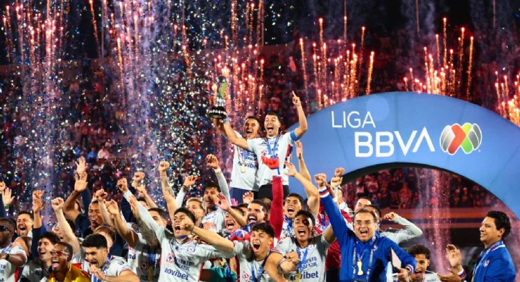 Festejo de Cruz Azul deja 53 infraccionados en inmediaciones del Ángel de la Independencia