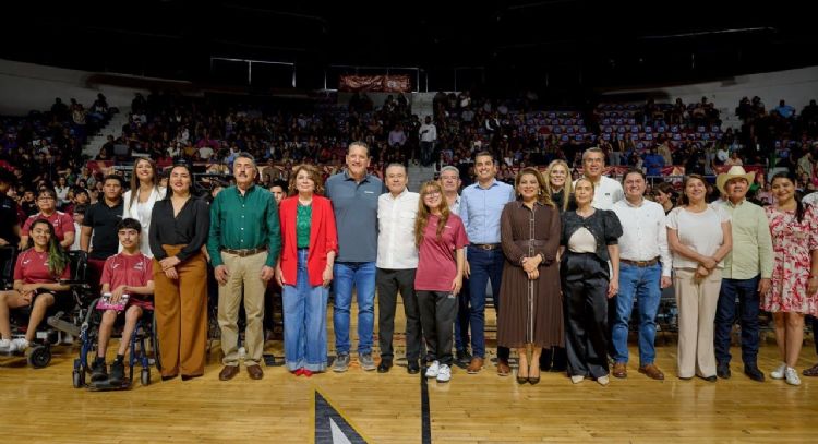 Gobernador Durazo beca a más de 600 atletas sonorenses y asegura su formación deportiva
