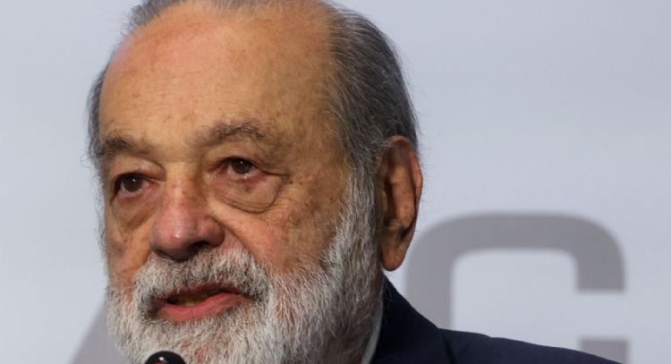 Slim rechaza hablar de Rocha Moya: “Pregúntame de inversión”
