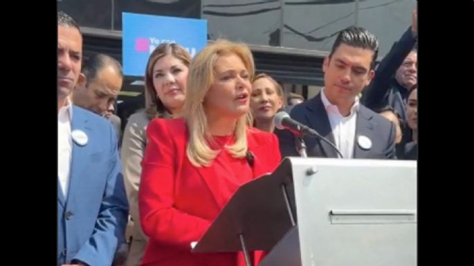 Maru Campos, gobernadora de Chihuahua, asiste a la FGR para comparecer sobre agentes de la CIA