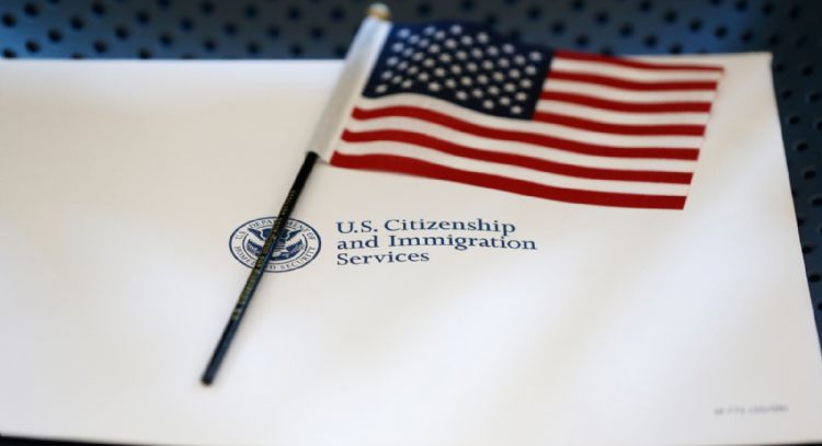 La nueva medida migratoria de Trump complica el camino hacia la green card