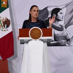 Sheinbaum defiende economía mexicana de las perspectivas negativas de las calificadoras
