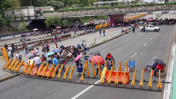 CNTE bloquea Circuito Interior en ambos sentidos