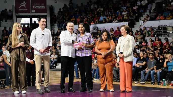 Gobernador Durazo fortalece economía de 16 mil familias con tarjetas de oportunidades del Bienestar