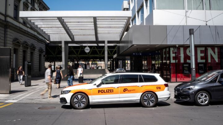 Hombre apuñala a tres personas en estación de tren de Suiza; lo califican como acto de terror