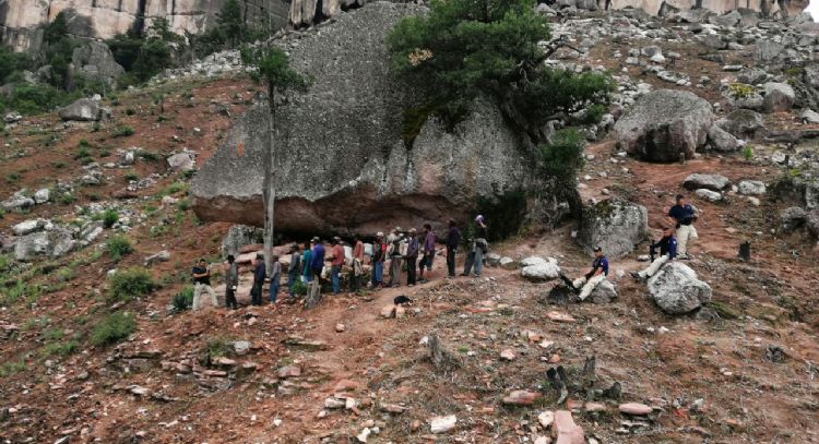 Esclavos en la Sierra Tarahumara; Sobrevivir a los campos de trabajo forzado del narco