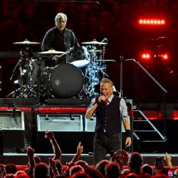 Bruce Springsteen y Foo Fighters encabezan festival de protesta contra Trump previo a elecciones