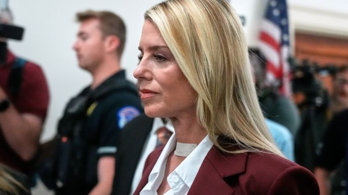 Exsecretaria de Justicia de EU se niega a hablar a legisladores sobre papel de Trump en caso Epstein