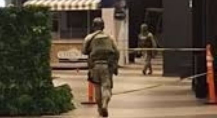 Ataques armados dejan tres personas asesinadas en plaza comercial en Culiacán (Videos)