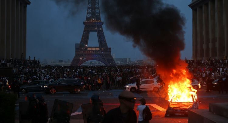 Más de 330 detenidos en Francia por disturbios tras la victoria del PSG (Videos)
