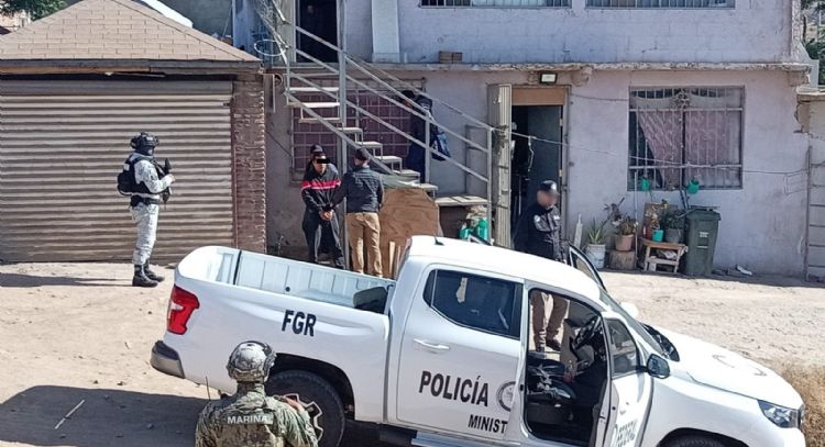 Rescatan a 26 migrantes mexicanos durante cateos de Tijuana