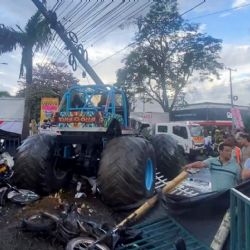 Monster Truck arrolla a público durante exhibición; hay tres muertos y más de 35 lesionados (Videos)