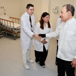 Gobernador Durazo impulsa capacitación a médicos con mil becas para fortalecer atención a la salud