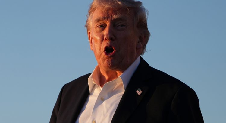 Trump confirma ataques contra siete lanchas de Irán; invita a Corea del Sur a sumarse a "la misión"