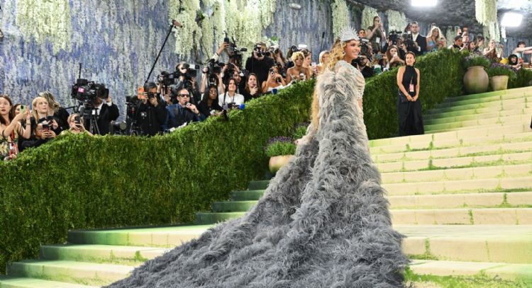 Beyoncé, Bad Bunny y Janelle Monáe se toman libertades artísticas en la Met Gala