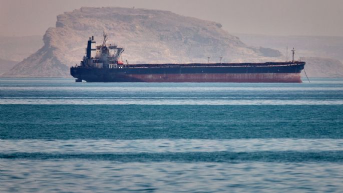 El intento de EU de abrir el estrecho de Ormuz pone a prueba el frágil cese el fuego con Irán