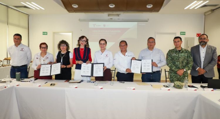 Toman protesta a integrantes del Consejo Estatal de Nutrición