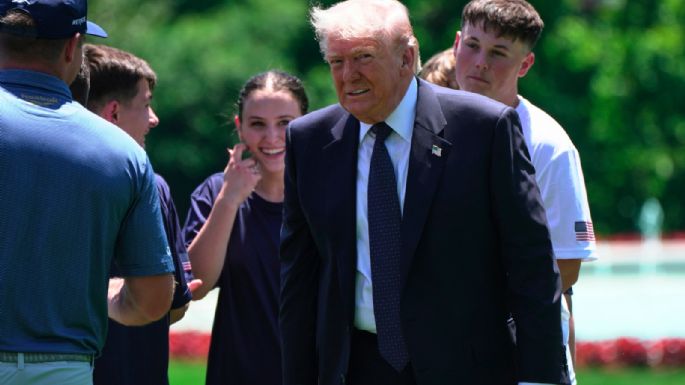 Trump asegura que pondrá fin a la ofensiva y al "efectivo" bloqueo en Ormuz si Irán "acepta cumplir"