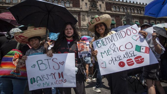 El secretario de Educación Pública llama a fans de BTS a acudir al Zócalo