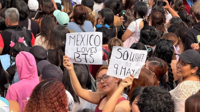 El secretario de Educación Pública llama a fans de BTS a acudir al Zócalo