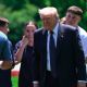 Trump asegura que pondrá fin a la ofensiva y al "efectivo" bloqueo en Ormuz si Irán "acepta cumplir"