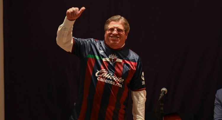 Atlante presenta a Miguel “Piojo” Herrera como su entrenador en el regreso a Primera División
