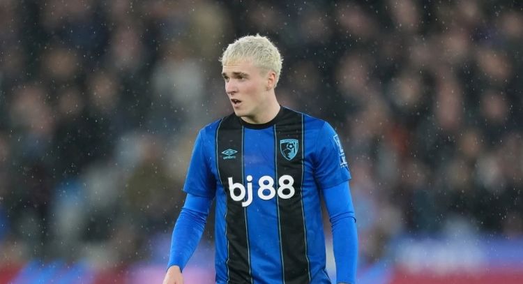 Bournemouth separa del plantel a Alex Jiménez tras presuntos chats con una adolescente de 15 años