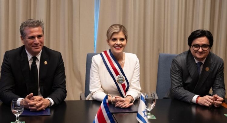 La conservadora Laura Fernández asume la presidencia de Costa Rica