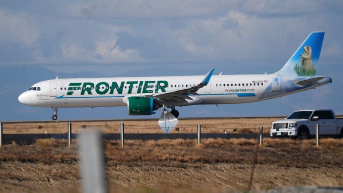 Avión de Frontier atropella a una persona en el Aeropuerto de Denver (Video)