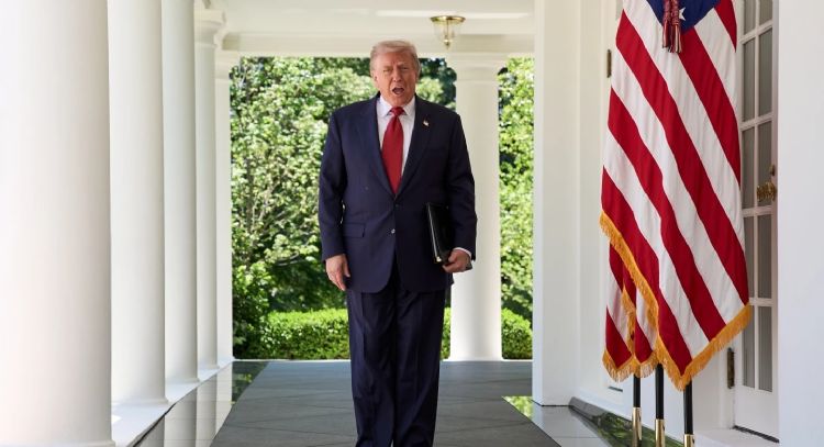 Trump afirma que Rusia y Ucrania accedieron a su petición de alto el fuego por tres días