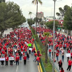 Maestros bloquean calles en Saltillo; se desligan de la CNTE