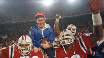 Raymond Berry, miembro del Salón de la Fama y entrenador de los Patriots, fallece a los 93 años