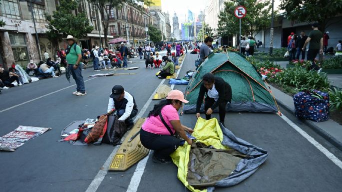 A 10 días del Mundial, la CNTE cerca el Zócalo con plantones (Video)