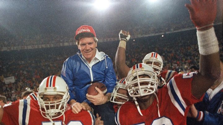Raymond Berry, miembro del Salón de la Fama y entrenador de los Patriots, fallece a los 93 años