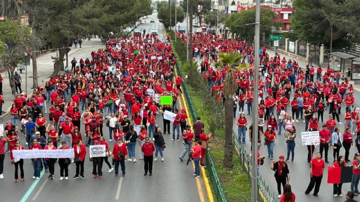 Maestros bloquean calles en Saltillo; se desligan de la CNTE