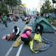 A 10 días del Mundial, la CNTE cerca el Zócalo con plantones (Video)