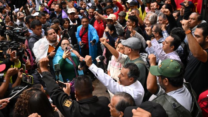 CNTE mantiene en suspenso si levanta o continúa su protesta
