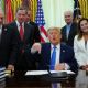 Trump amenaza con abandonar el T-MEC; advierte que combatirá el narcotráfico por tierra