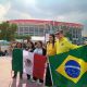 Ante un Estadio Banorte amurallado, decenas de aficionados comienzan la fiesta mundialista