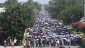 Foto ilustrativa de la nota titulada: “¡Si no hay solución, no rueda su balón!": maestros de la Sección 22 del SNTE marchan en Oaxaca